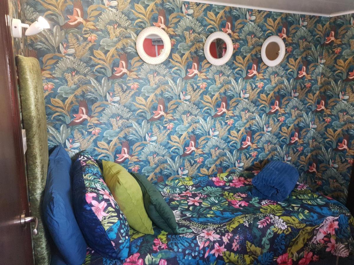 Jasmine Coral Jay Boutique Boatel Ocean Village Gibraltar Eksteriør billede