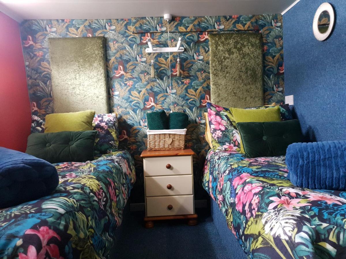 Jasmine Coral Jay Boutique Boatel Ocean Village Gibraltar Værelse billede