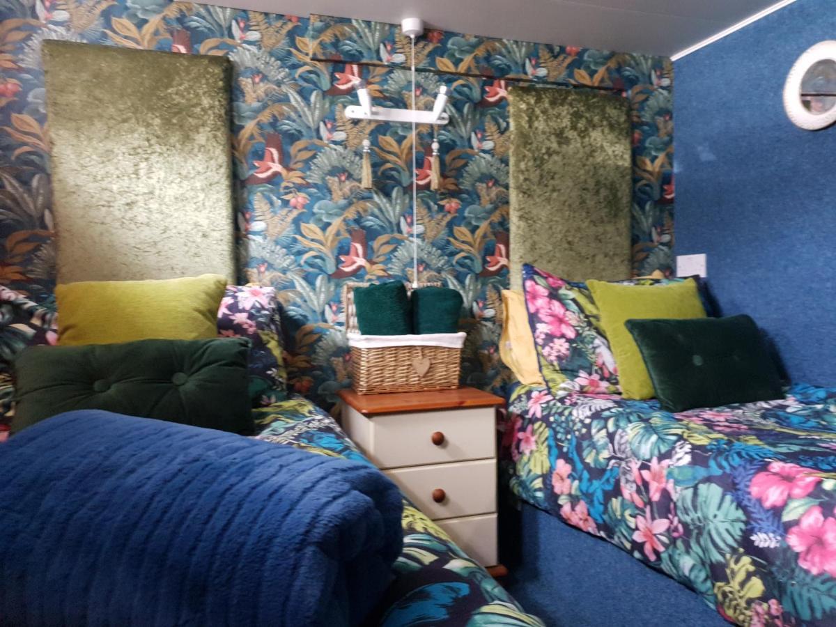 Jasmine Coral Jay Boutique Boatel Ocean Village Gibraltar Eksteriør billede