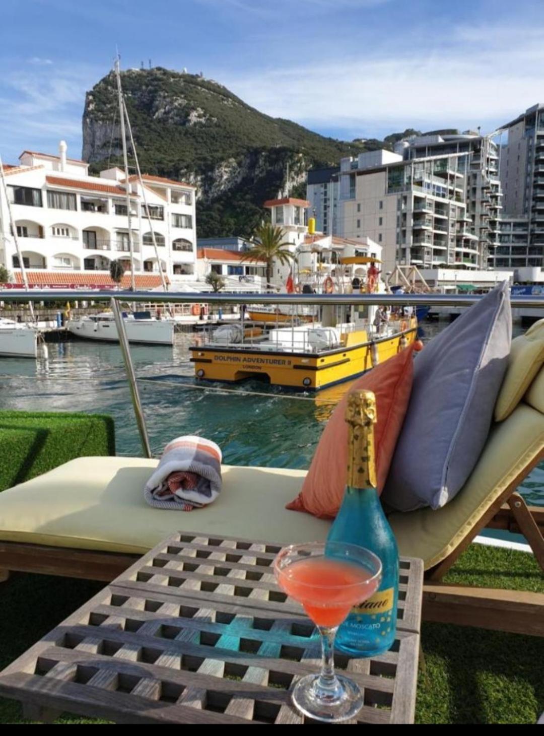 Jasmine Coral Jay Boutique Boatel Ocean Village Gibraltar Eksteriør billede