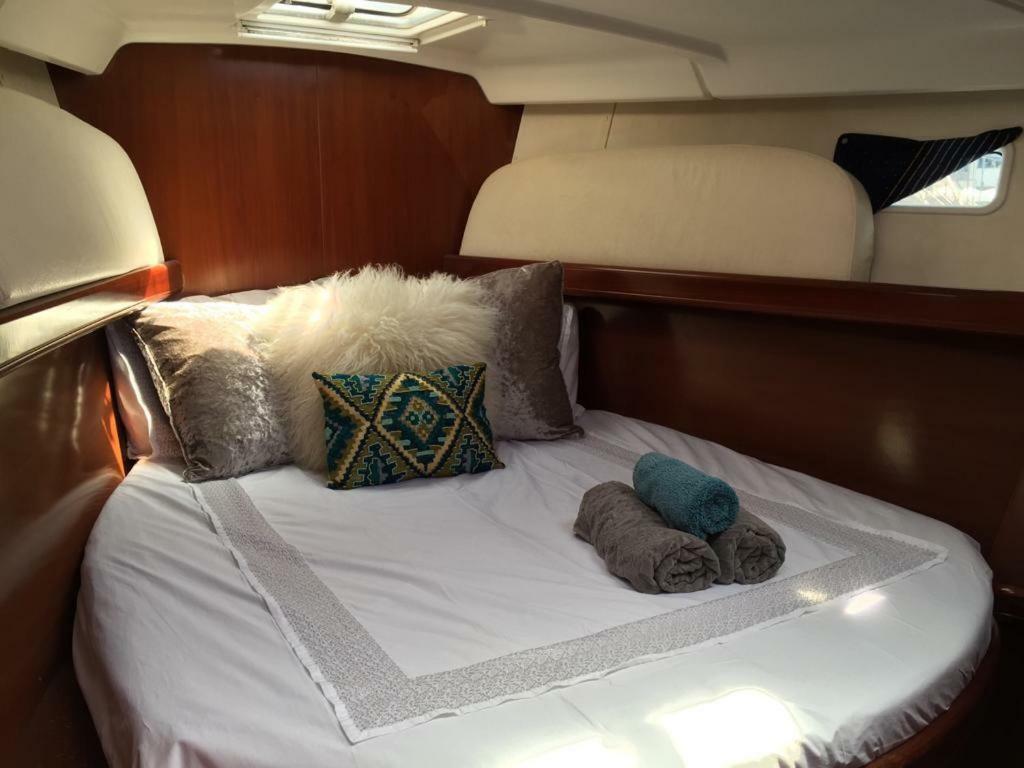Jasmine Coral Jay Boutique Boatel Ocean Village Gibraltar Eksteriør billede